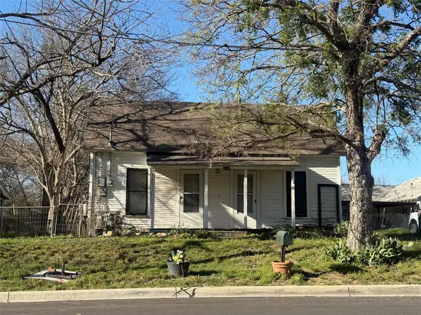 313 Throckmorton Street, Weatherford, TX 76086