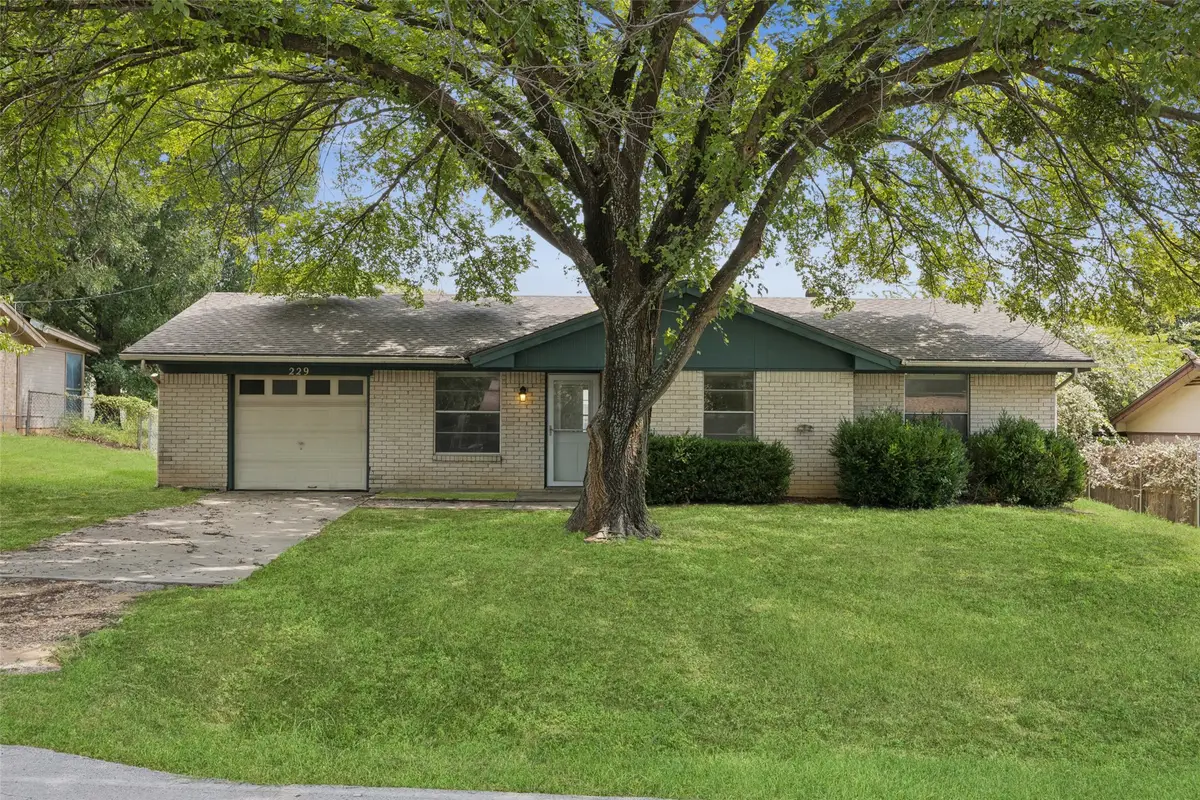 229 Mountain View Drive, Azle, TX 76020 - Image #1