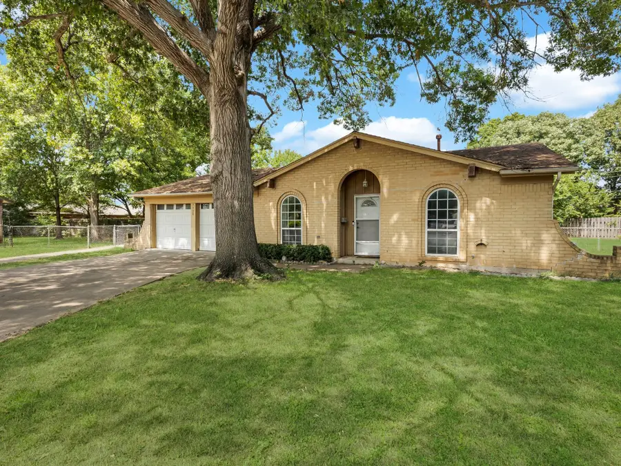 7529 Susan Court, North Richland Hills, TX 76180 - Image #2