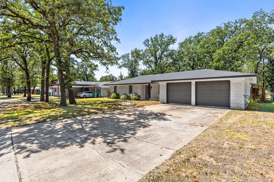 322 S Barbara, Lacy Lakeview, TX 76705 - Image #3