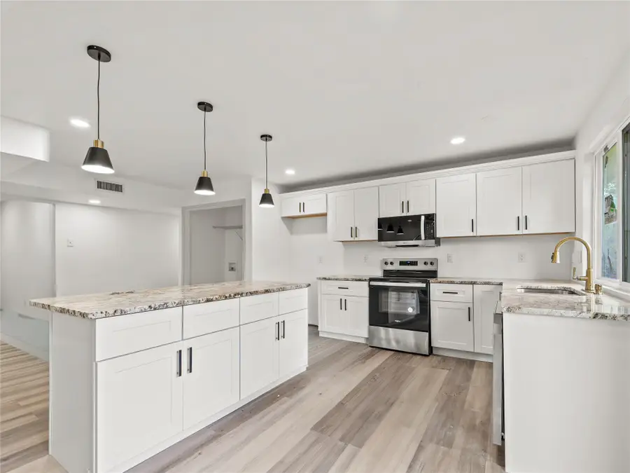 326 Bluebonnet Trail, Garland, TX 75043 - Image #2