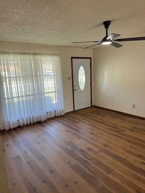 5904 Bowling Drive, Watauga, TX 76148 - Image #2