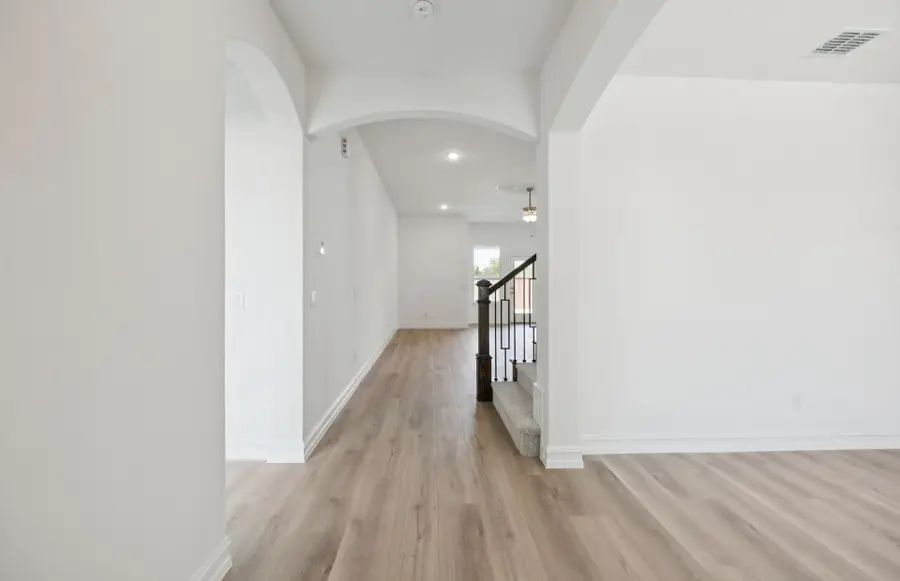 725 Brozgold Avenue, Midlothian, TX 76065 - Image #2