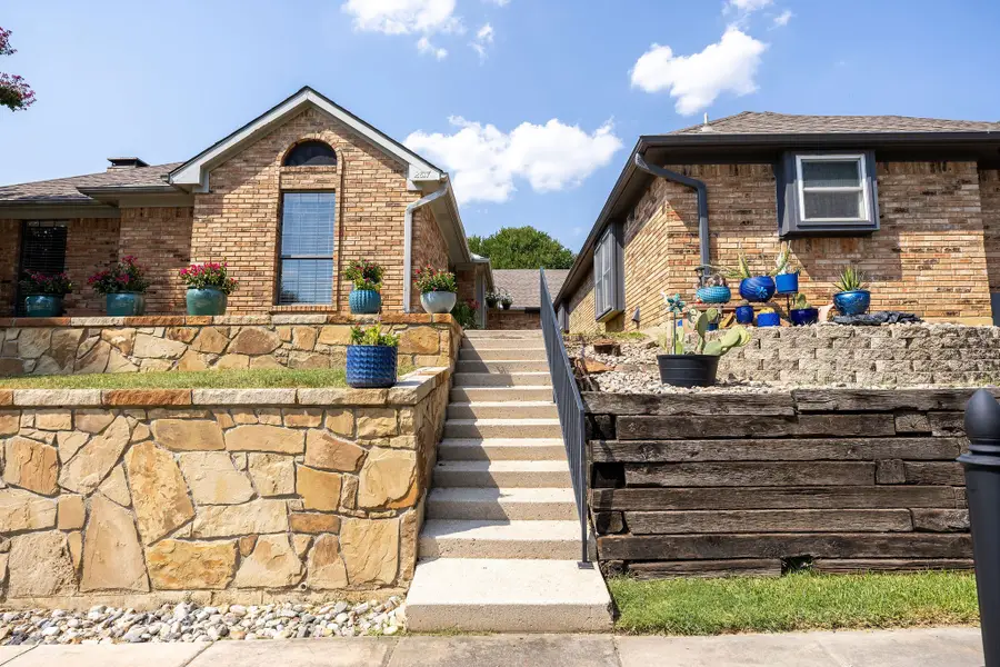 2817 Silverspring Road, Carrollton, TX 75006 - Image #3