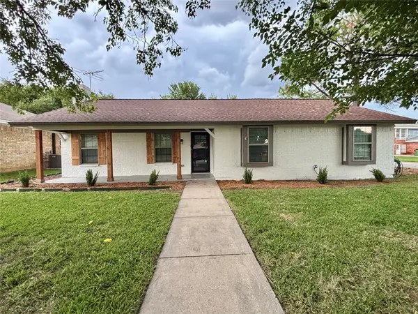 6561 Windrock Drive, Watauga, TX 76148