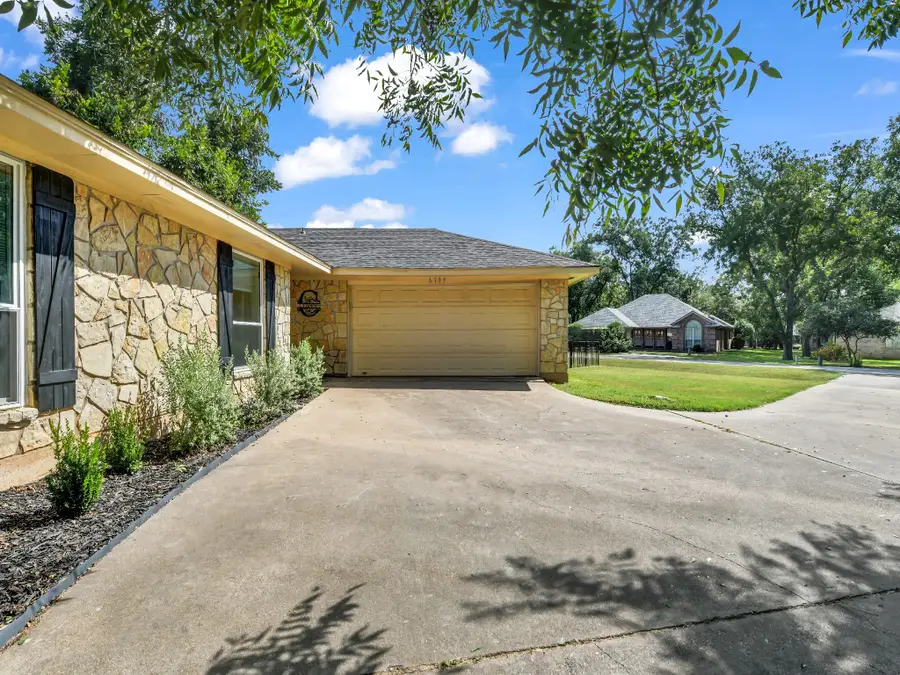 6103 Prospect Hill Drive, Granbury, TX 76049 - Image #3
