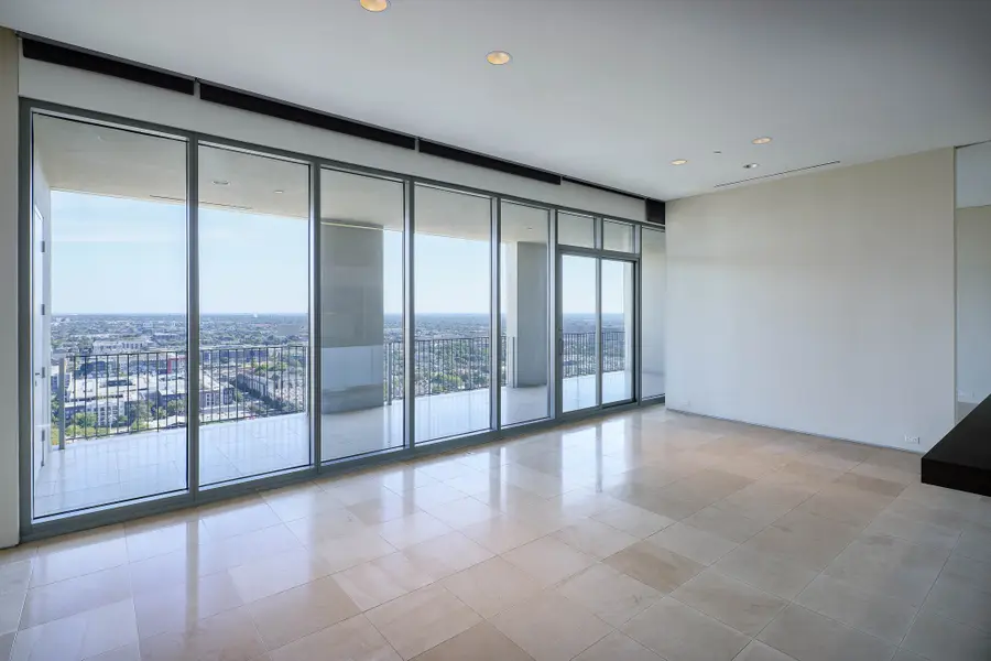 1717 Arts Plaza #2204, Dallas, TX 75201 - Image #2