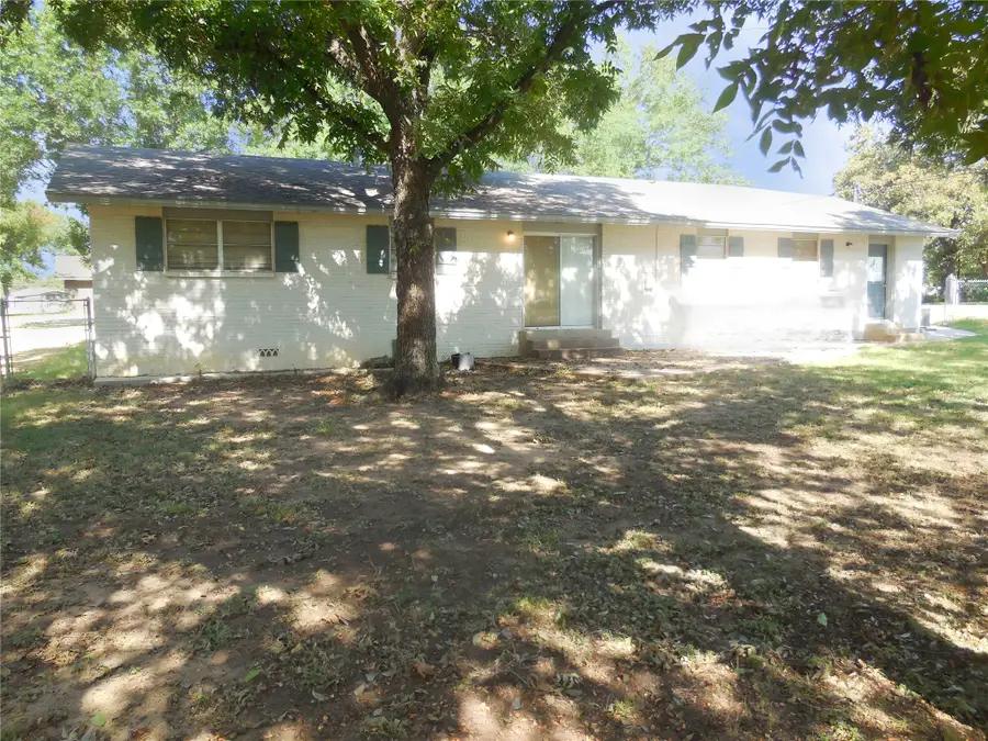 1249 N Holland Street, De Leon, TX 76444 - Image #3