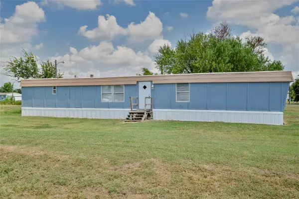 7000 Jan Lane, Joshua, TX 76058