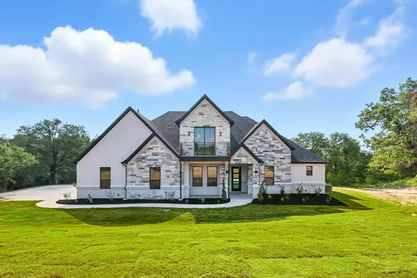 1068 Glenoaks Drive, Weatherford, TX 76088