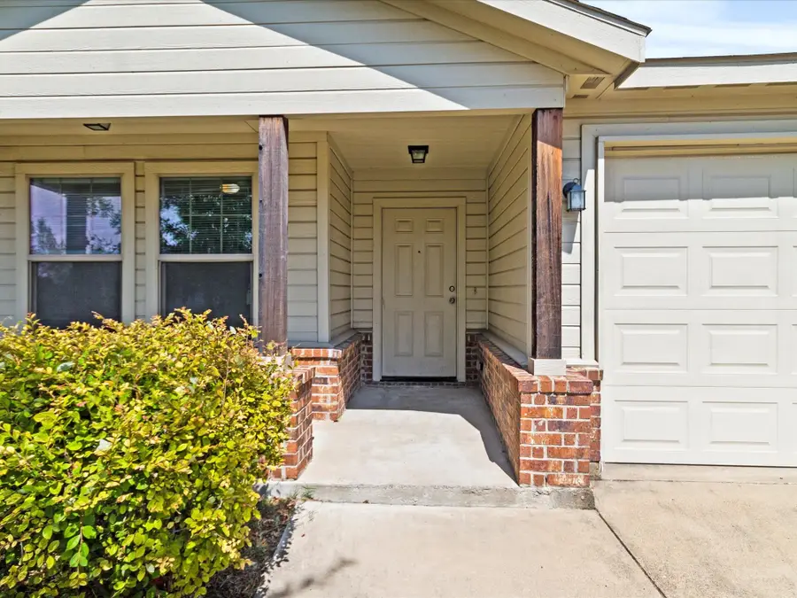 2839 Saint David Drive, Dallas, TX 75233 - Image #2