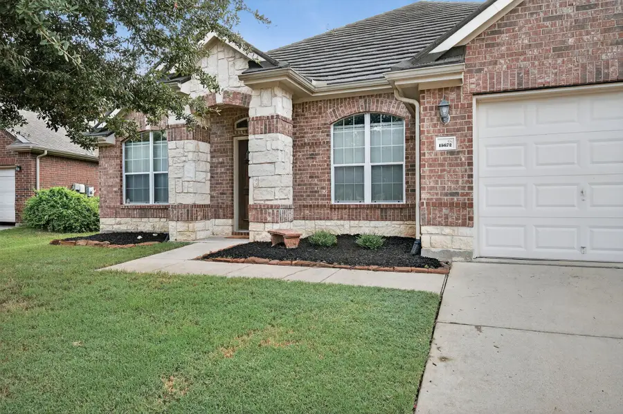 15672 Sweetpine Lane, Justin Roanoke, TX 76262 - Image #3
