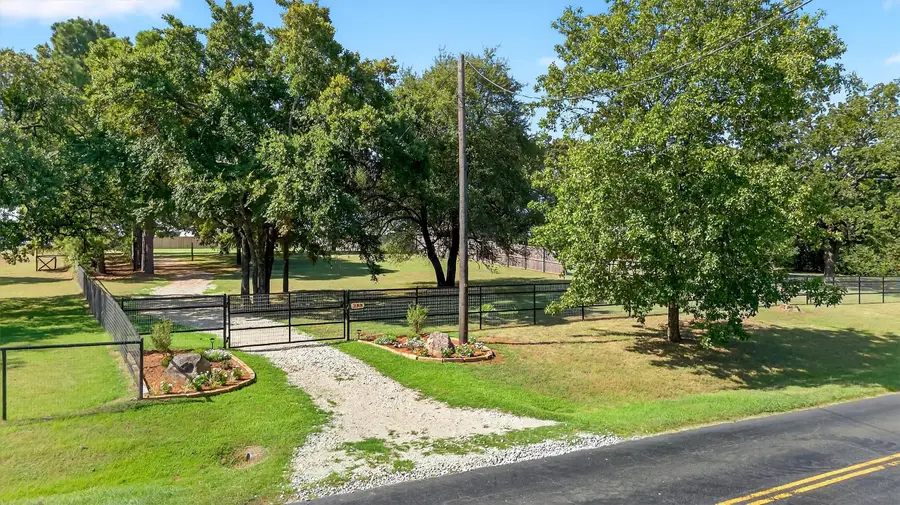288 Locust Road, Pottsboro, TX 75076 - Image #3