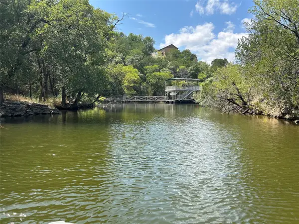 210 Castle Harbour Loop, Graford, TX 76449