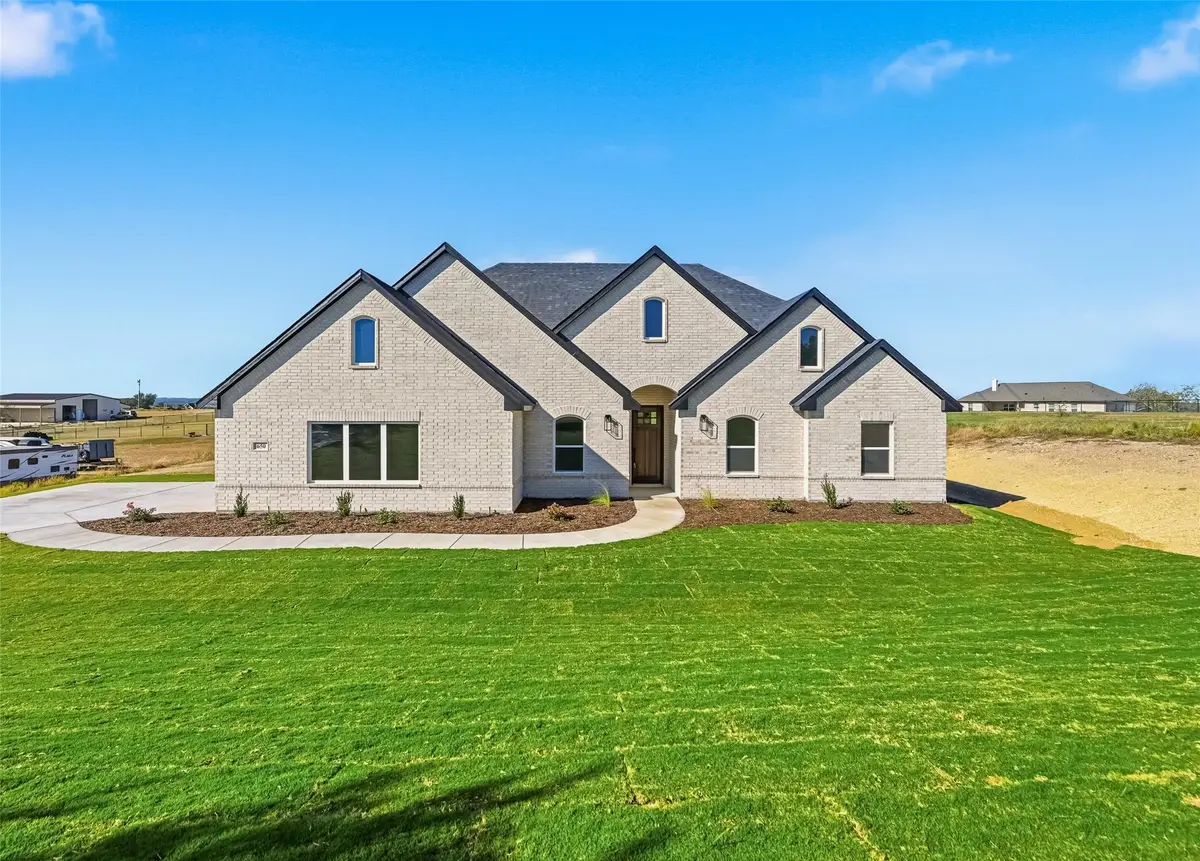 650 Sanger Drive, Springtown, TX 76082 - Image #1