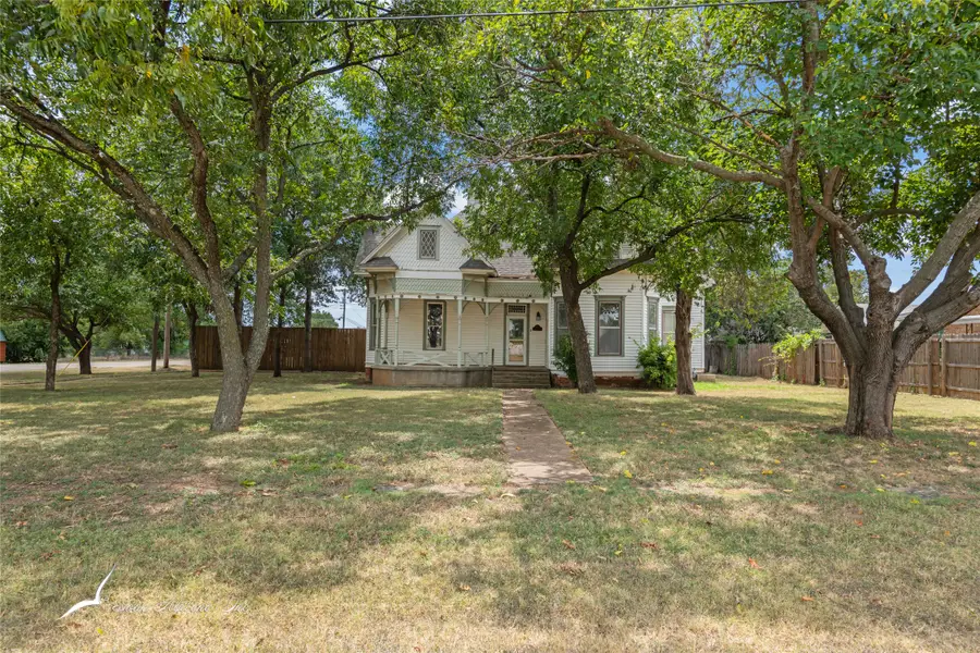 601 W 3rd Street, Baird, TX 79504 - Image #2