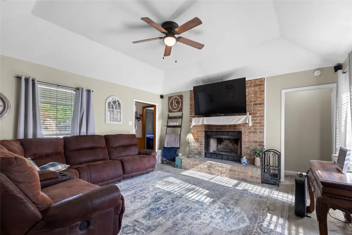 746 S Valentine Drive, Sherman, TX 75090 - Image #1