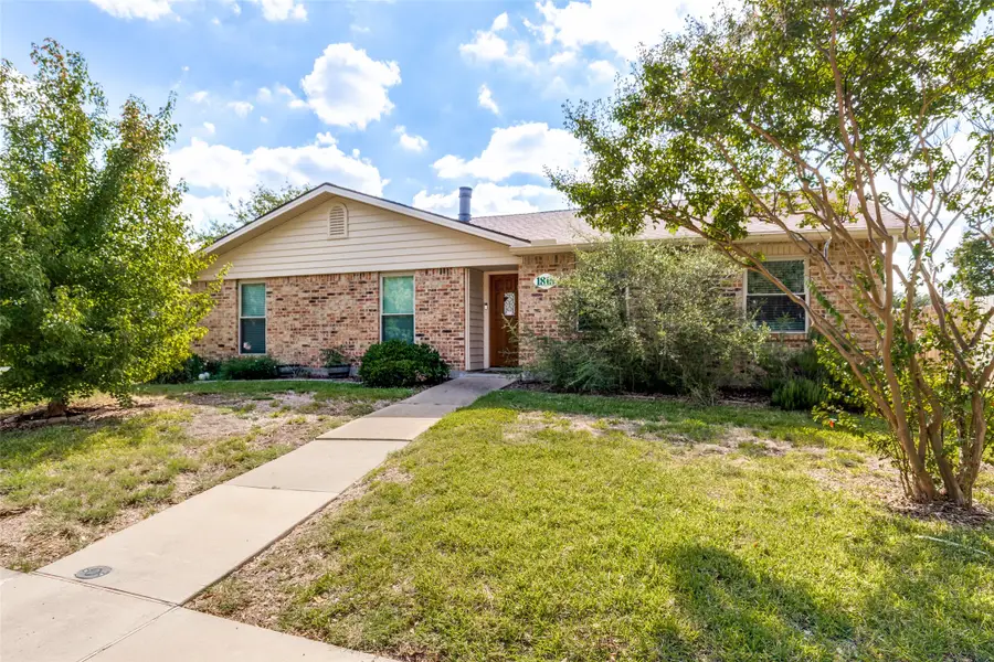 1816 Chamberlain Drive, Carrollton, TX 75007 - Image #2