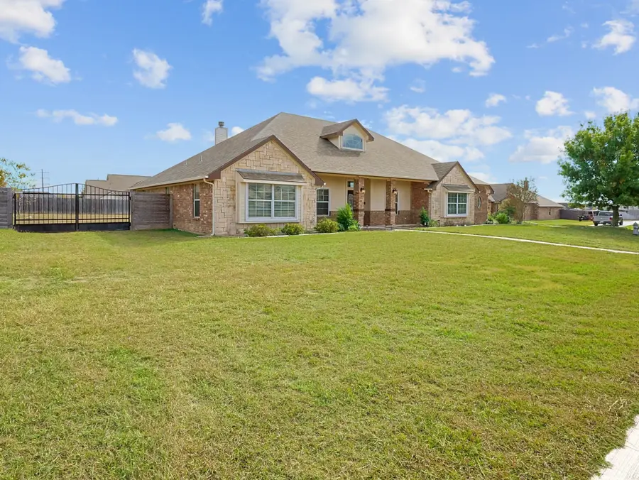 209 Clear Fork Trail, Rhome, TX 76078 - Image #3