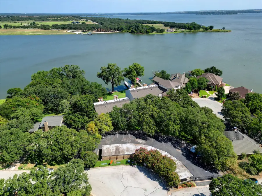 388 Driftwood Court #1A, Azle, TX 76020 - Image #2