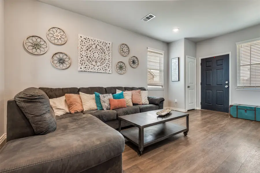 1206 Starling Lane, Ennis, TX 75119 - Image #3