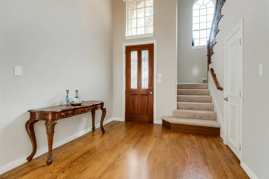 3351 Garrett Drive, Irving, TX 75062 - Image #2