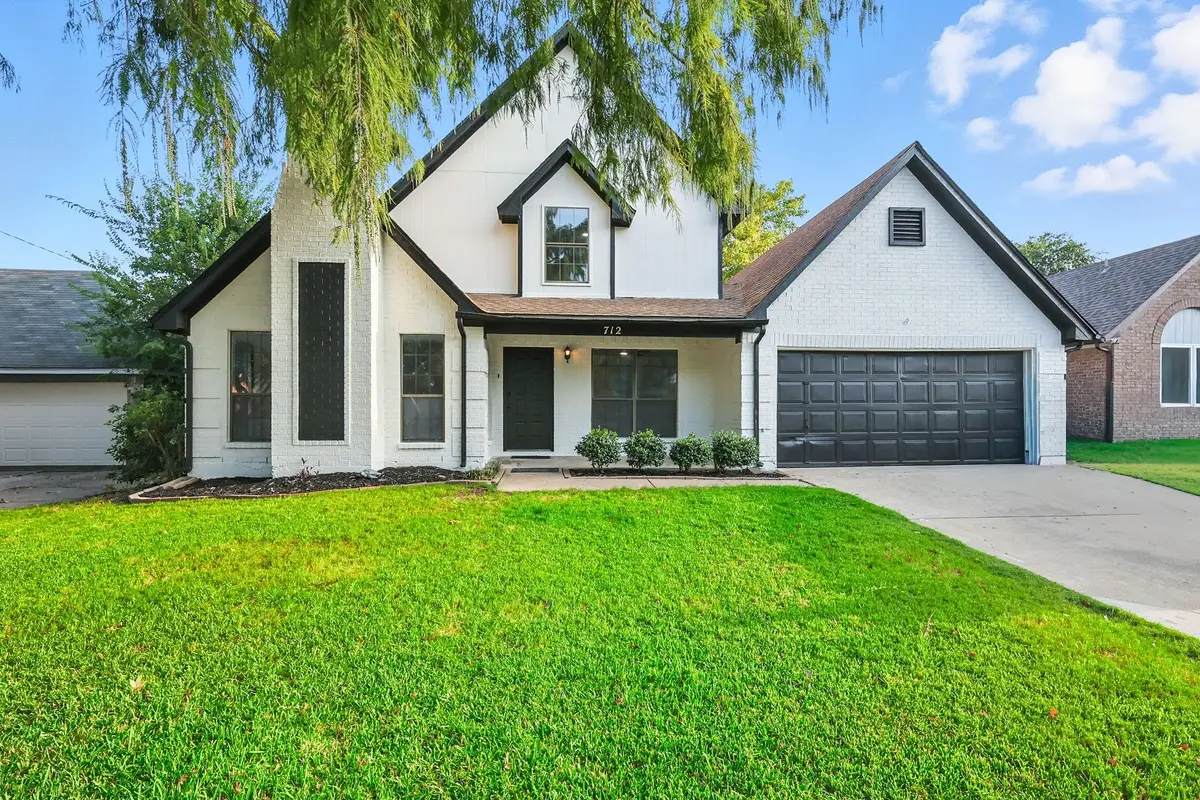 712 Greenleaf Drive, Arlington, TX 76017 - Image #1