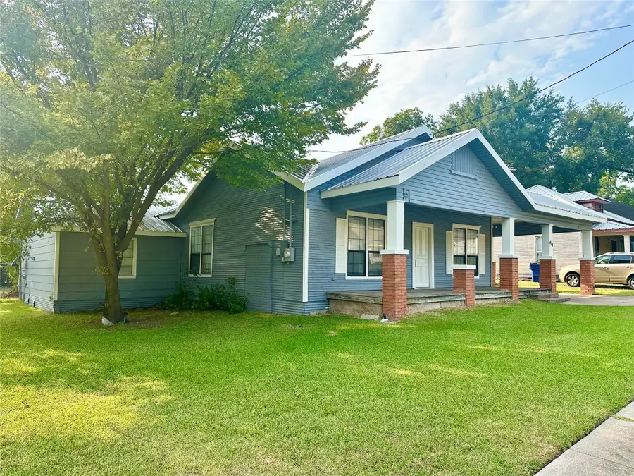 410 S Preston Street, Wolfe City, TX 75496 - Image #3