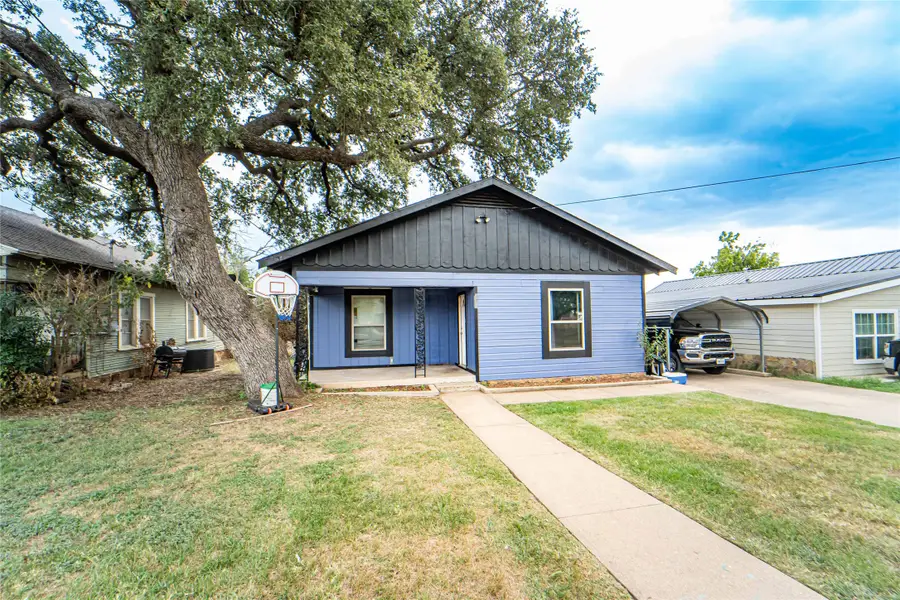 805 E Williams Street, Breckenridge, TX 76424 - Image #2
