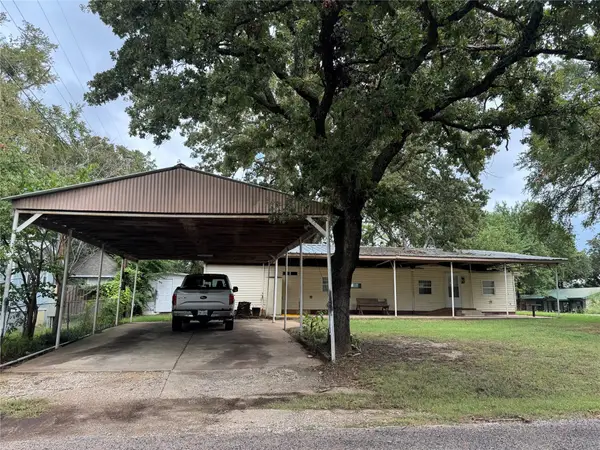 397 Nottingham Drive, Gordonville, TX 76245