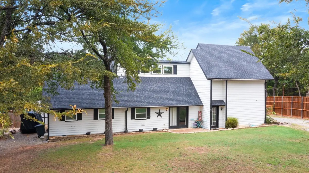 271 Lakewood Lane, Pottsboro, TX 75076 - Image #1