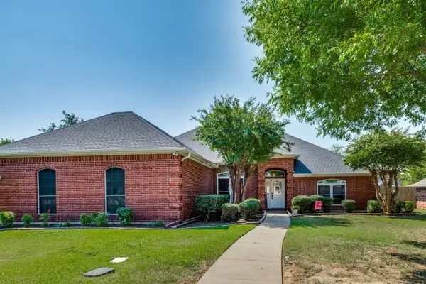 1020 Shady Oak Trail, Mansfield, TX 76063