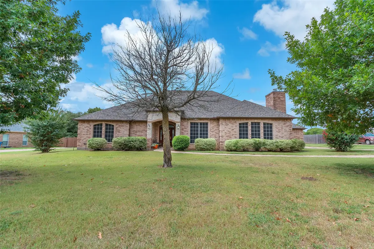 1921 Willow Bend Drive, Oak Leaf, TX 75154 - Image #1