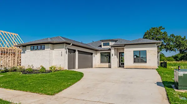 925 Bandon Dunes Drive, Fort Worth, TX 76028