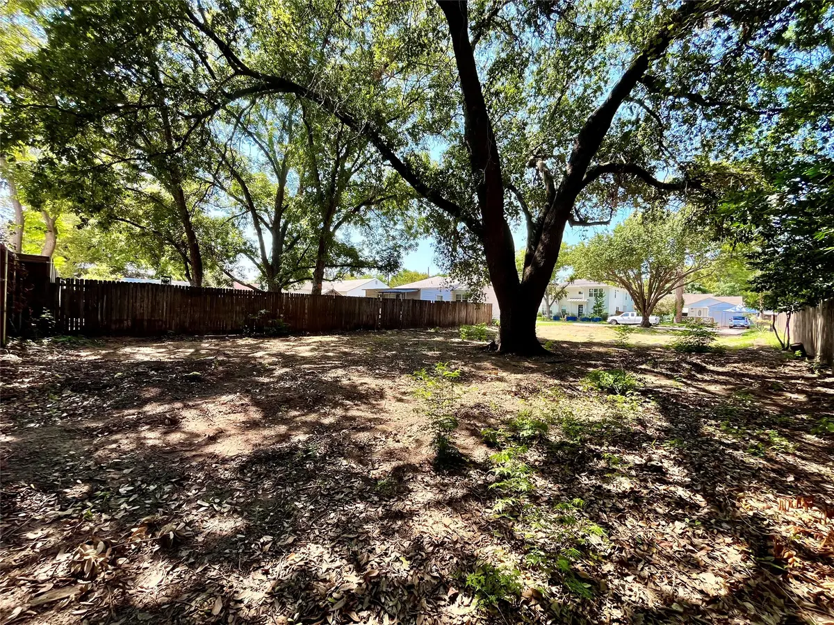 225 Sunset Lane, Fort Worth, TX 76114 - Image #1