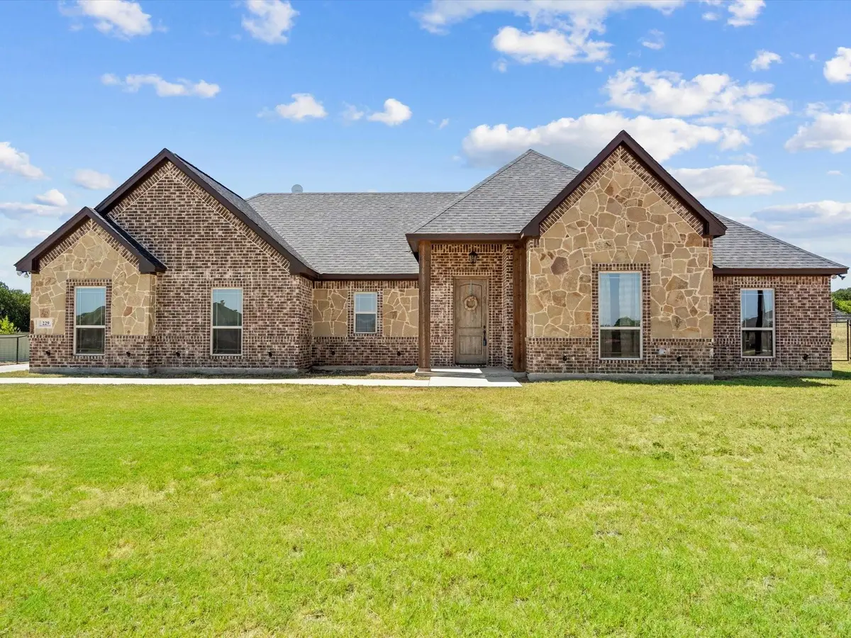 229 Etta Lane, Springtown, TX 76082 - Image #1