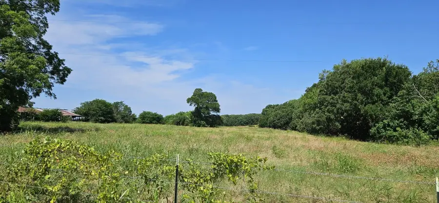 1651 Desvoignes Road, Denison, TX 75021 - Image #3