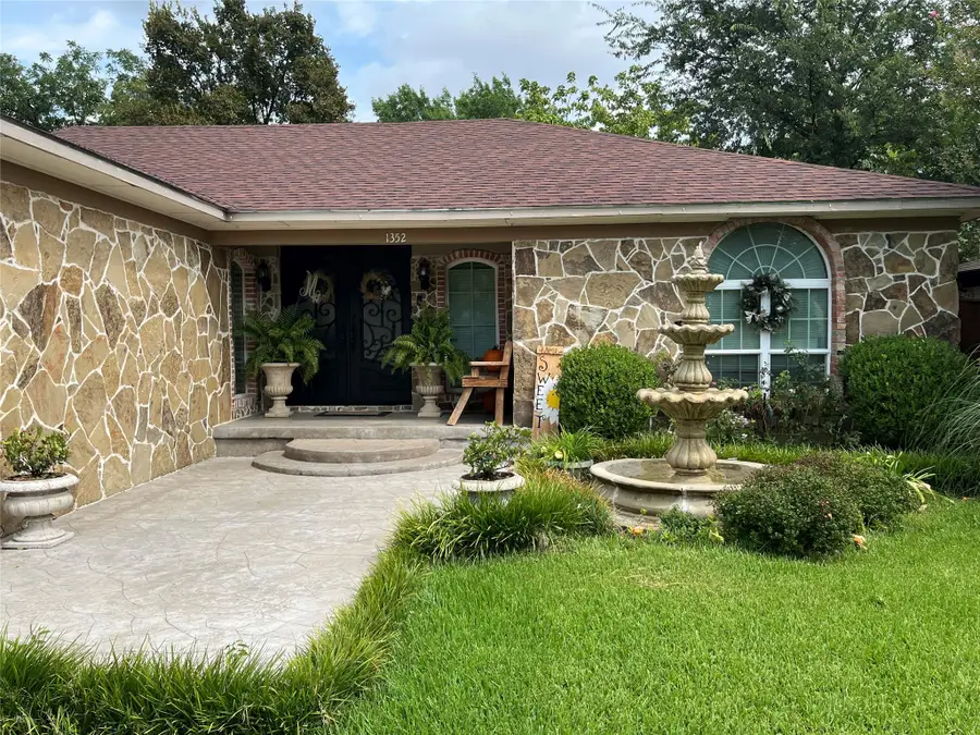1352 Gillette Street, Dallas, TX 75217 - Image #2