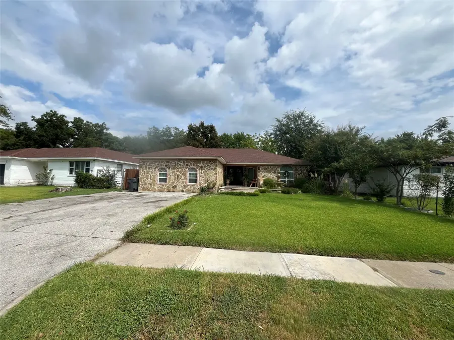 1352 Gillette Street, Dallas, TX 75217 - Image #3