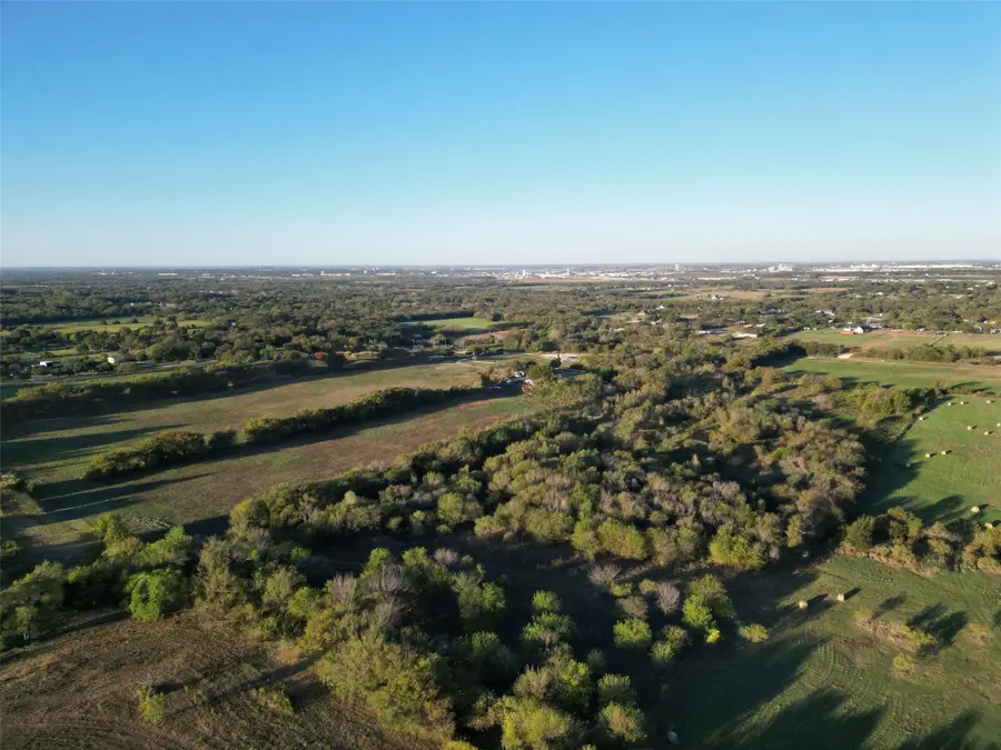 1043 County Road 701a, Cleburne, TX 76031 - Image #2