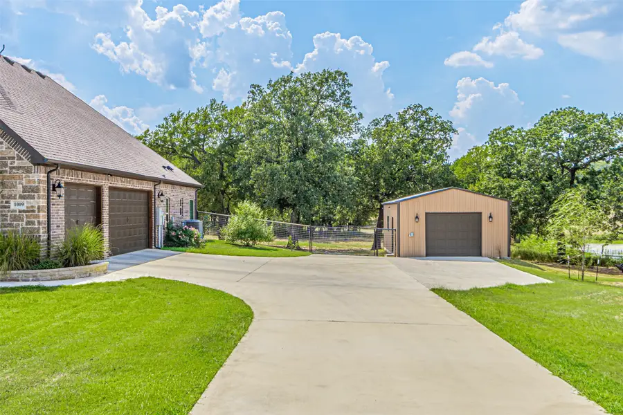 1009 Henry Way, Springtown, TX 76082 - Image #3