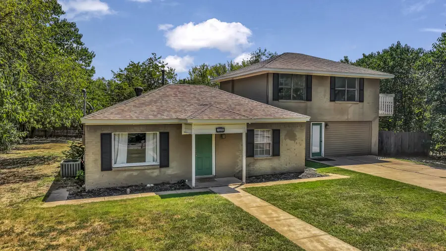 1009 S Brazos Street, Weatherford, TX 76086 - Image #2