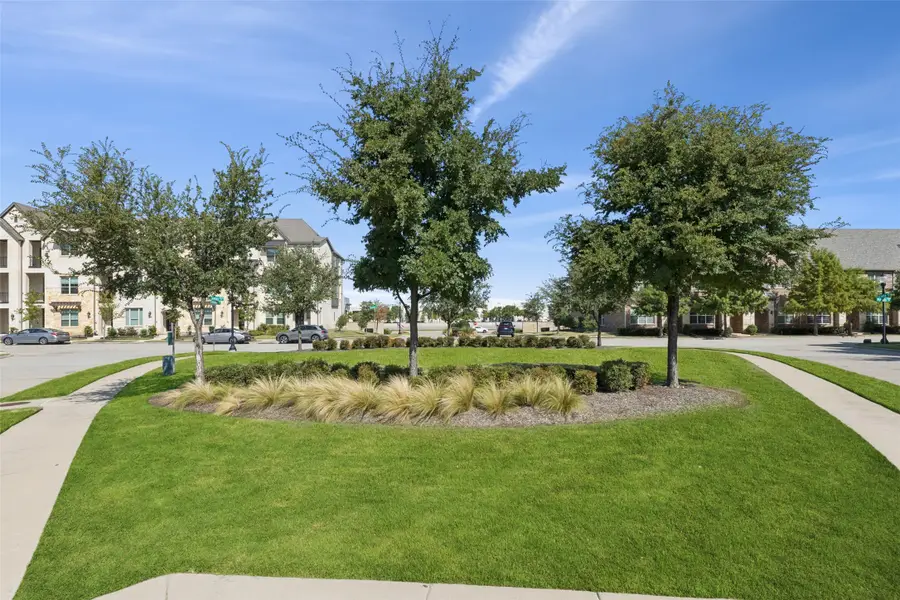 298 Almanor Street, Lewisville, TX 75056 - Image #2