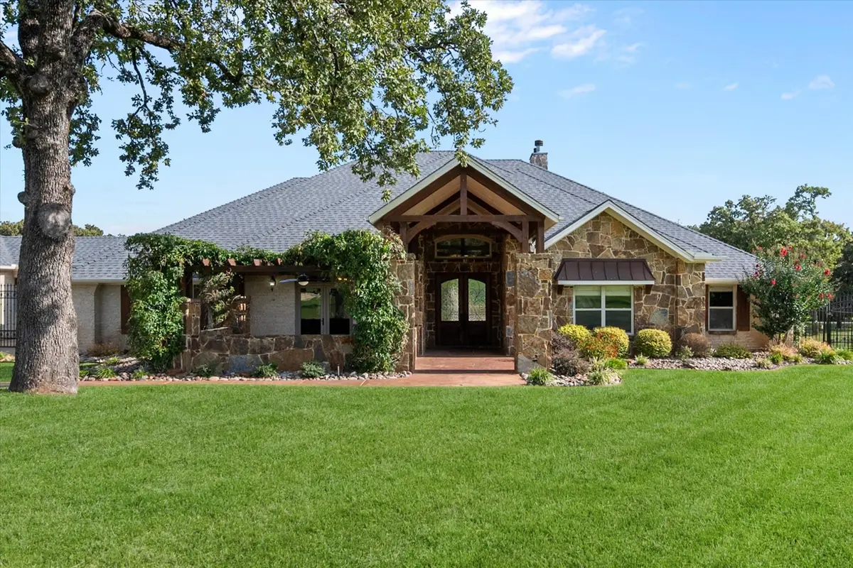 7301 Heritage Oaks Drive, Mansfield, TX 76063 - Image #1