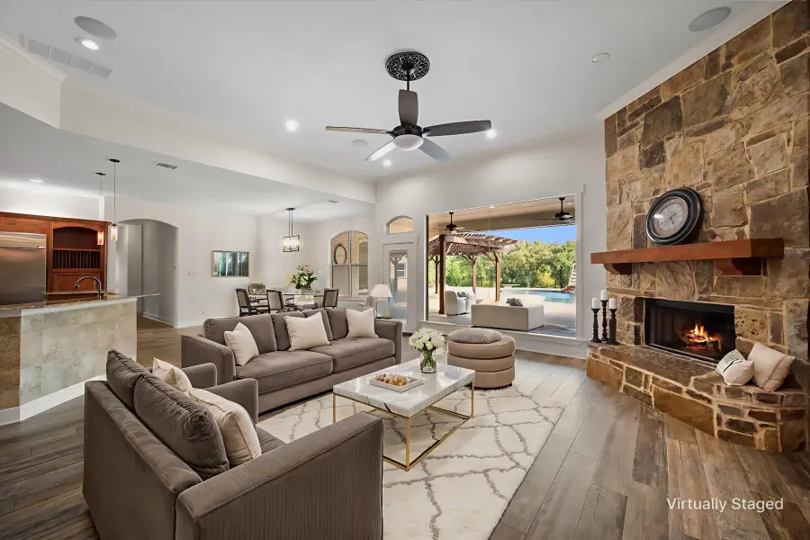 7301 Heritage Oaks Drive, Mansfield, TX 76063 - Image #3