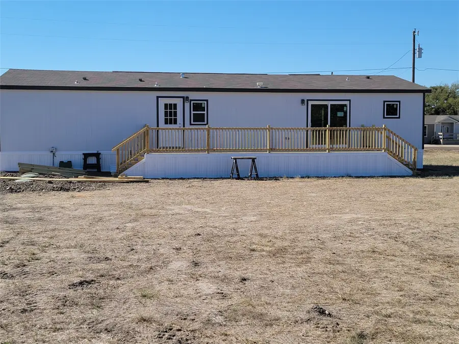 355 Largo Street, Bonham, TX 75418 - Image #3