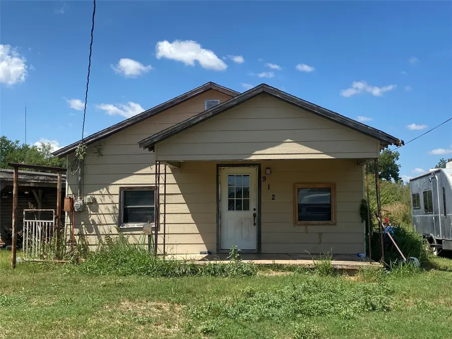 912 Taylor Avenue, Rule, TX 79547 - Image #2