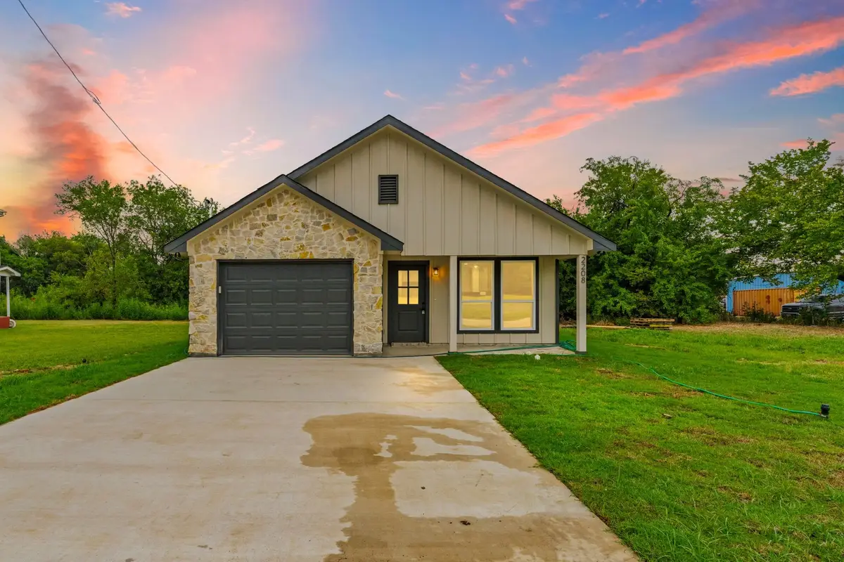 2208 Mill Street, Greenville, TX 75401 - Image #1