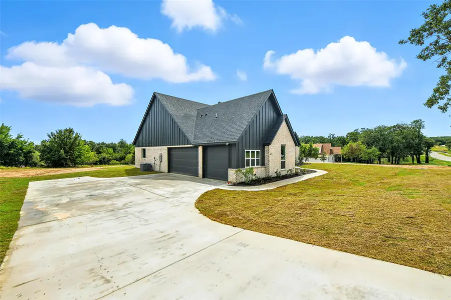 1012 Freedom Court, Weatherford, TX 76088 - Image #3