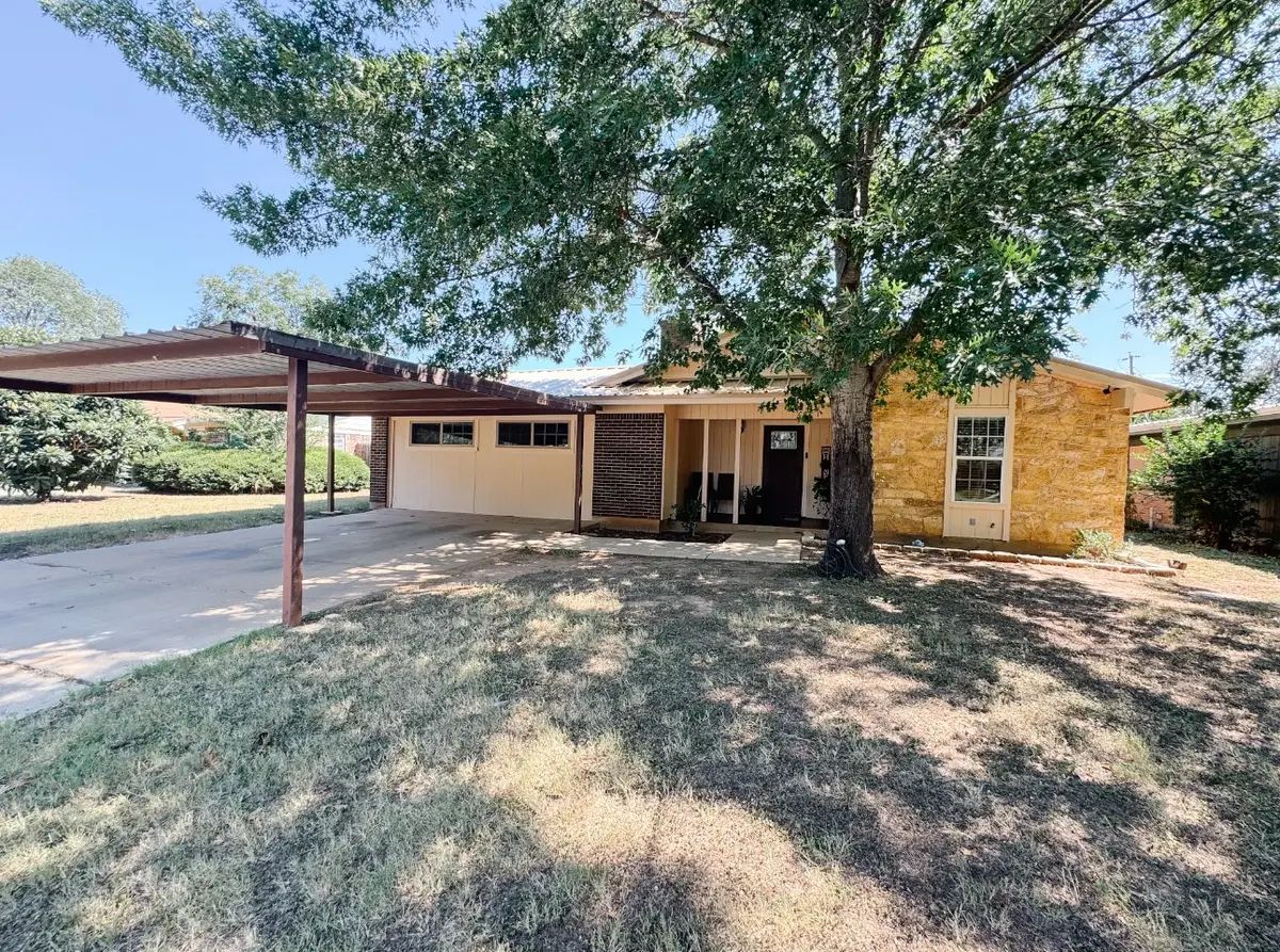 2404 13th Street, Brownwood, TX 76801 - Image #1